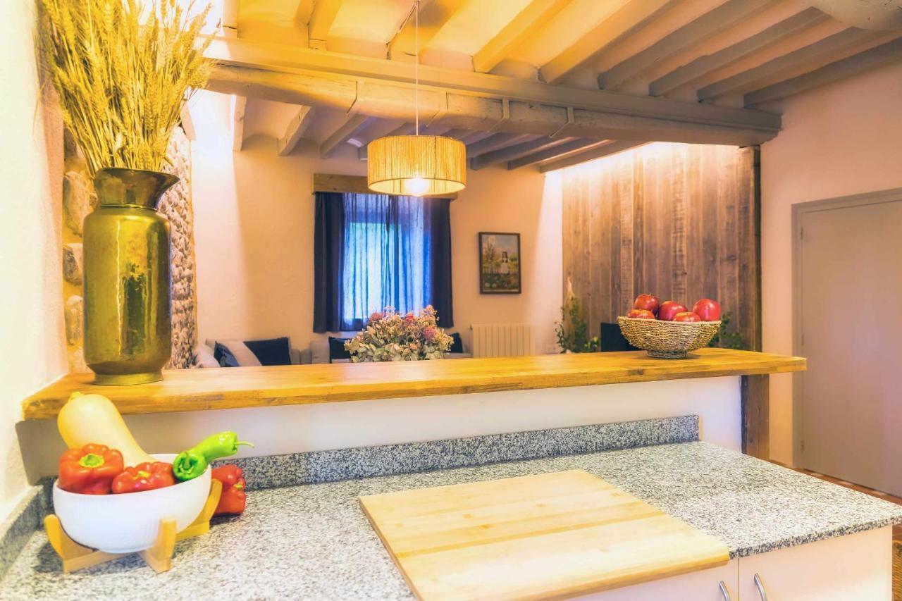 El Molino De Besalu Casa Con Jardin Villa Buitenkant foto